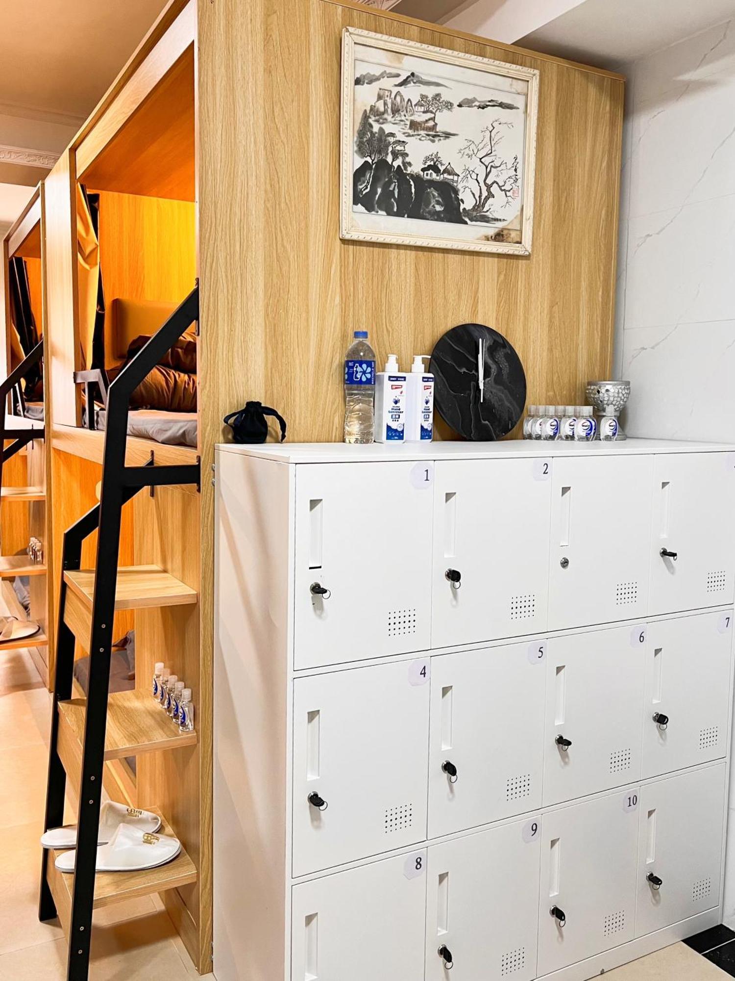 Waveflo Hostel 浪花青旅 Гонконг Экстерьер фото